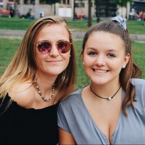 Meet your Posher, Elizabeth